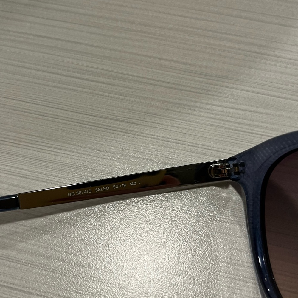 GUCCI Women’s Sunglasses - Picture 6 of 8